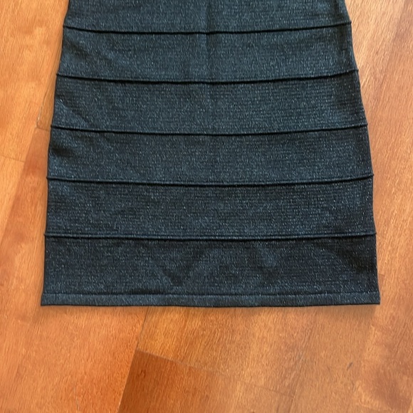 F1 BODYCON DRESS - Picture 4 of 6